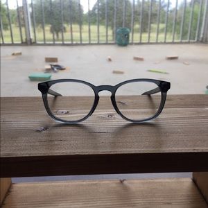 New. Turquoise beach glass. Round frame.